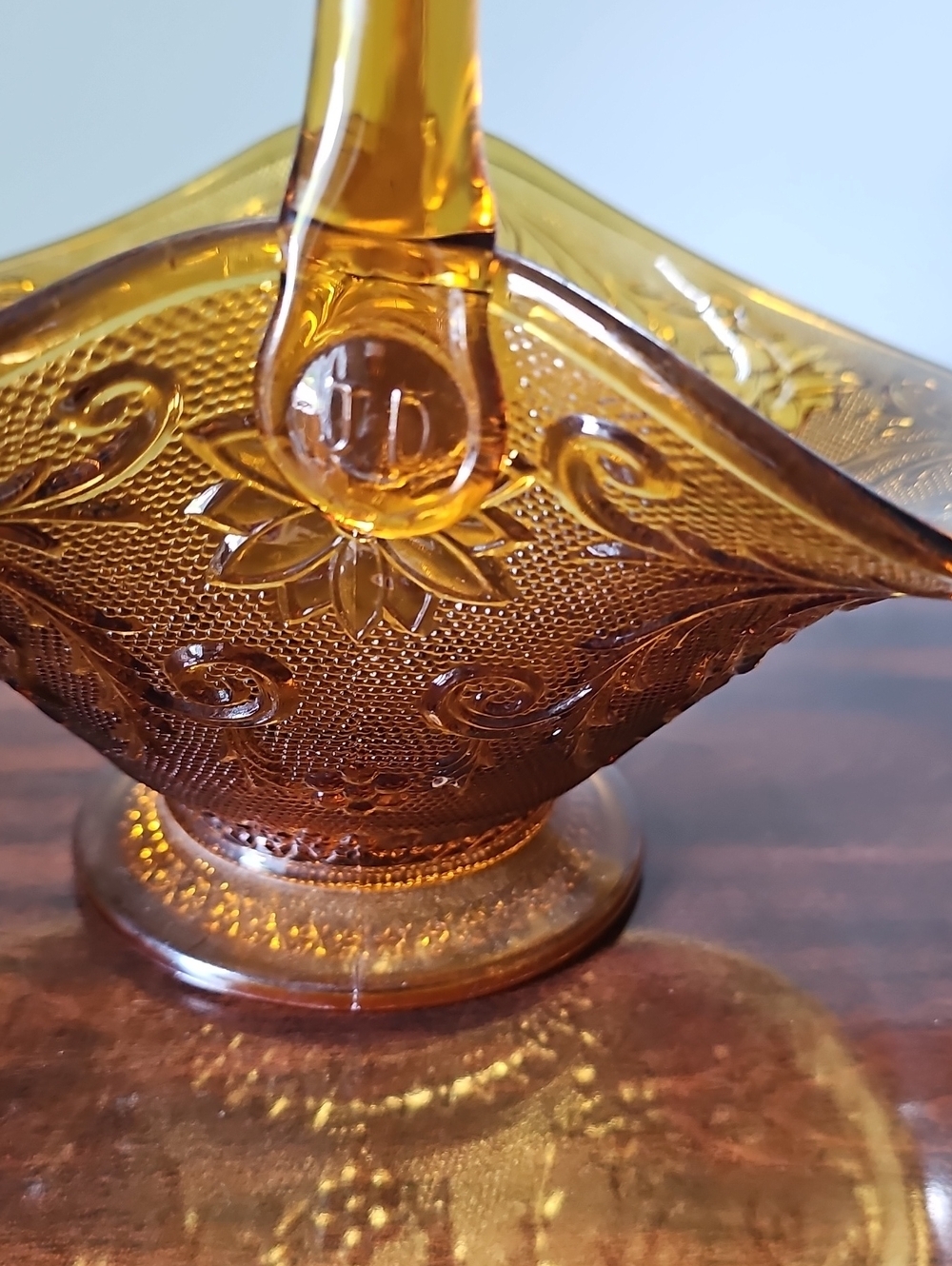 Vintage Indiana Tiara Sandwich Amber Glass Basket with Handle - Picture 4 of 8